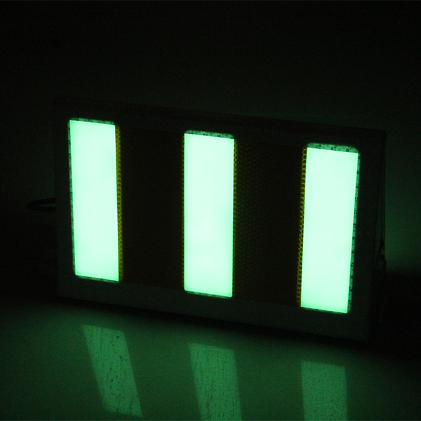 光电蓄能自发光V型灯夜间